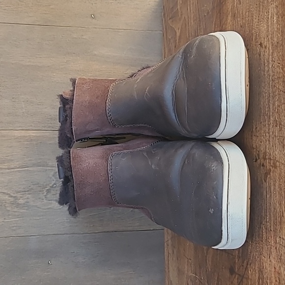 OluKai Shoes Women's sz 9 Pehuea Hulu Brown Leather/Suede Faux Fur Lined Sneaker - Picture 5 of 12